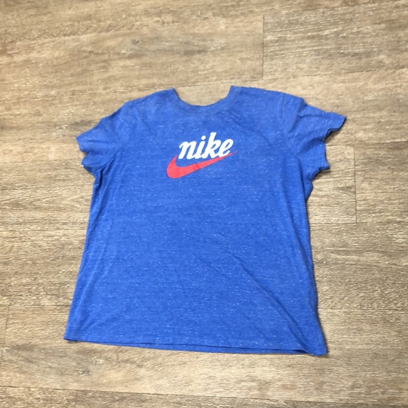 ⬇️⭐️ Nike Graphic Short Sleeve Tee Shirt - UNISEX - Picture 4 of 7
